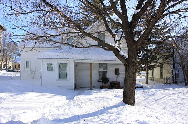 2nd image of 717 8th Ave S