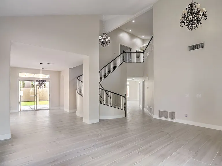 8910 Minsk Ct — Photo 5