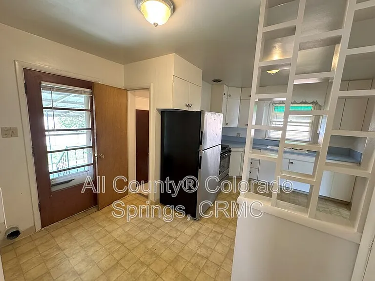 1407 E Platte Ave — Photo 17
