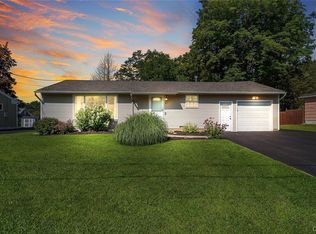 47 Macarthur Rd, Baldwinsville, NY 13027