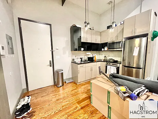 Rented by Hagstrom Management Inc | media 45