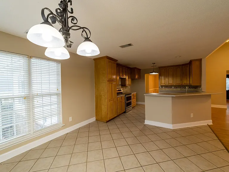 211 Silk Tree Trce — Photo 22