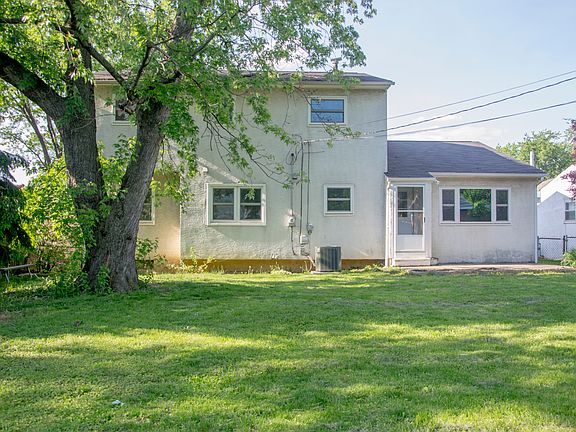 2nd image of 1261 Newbury Dr
