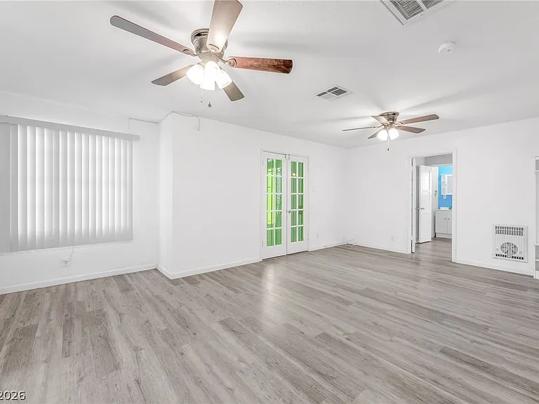 1021 Griffith Ave — Photo 4