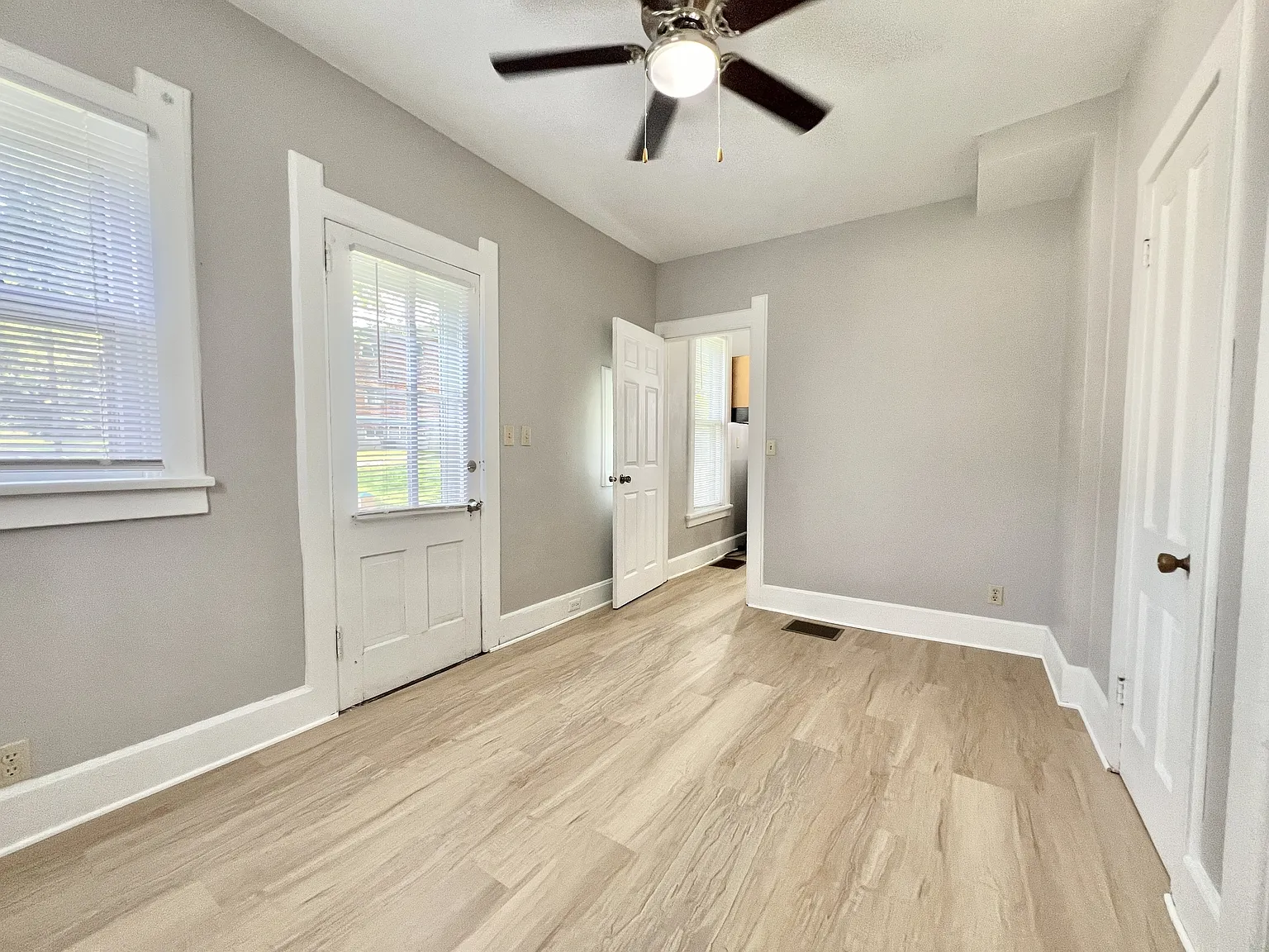 28 North Atwood Avenue - 1 — Photo 4
