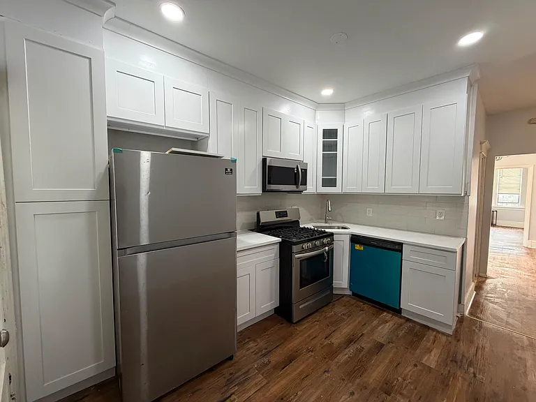 129 W 26th St #B — Photo 2