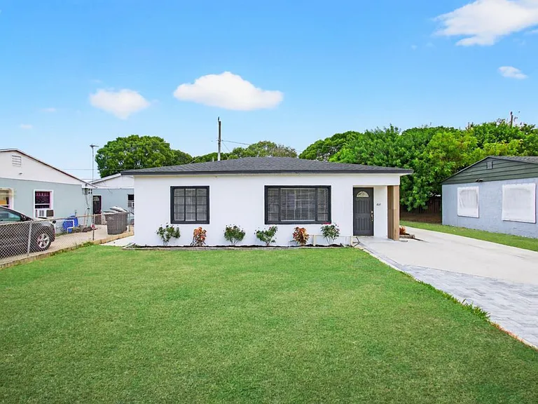608 Fairfax Rd — Photo 60