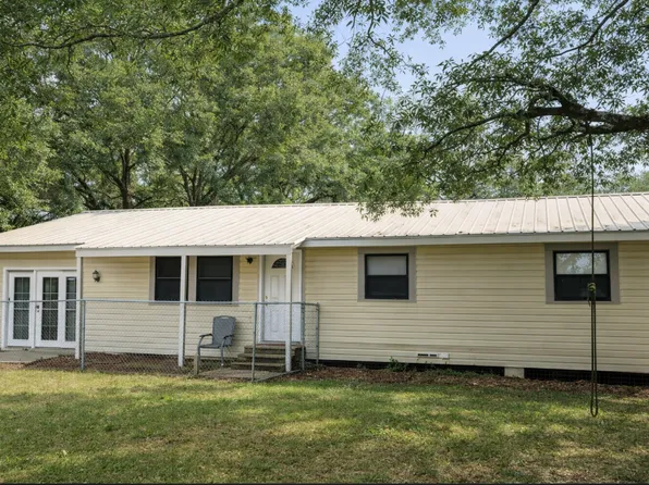 6600 Springwater St, Moss Point, MS 39563