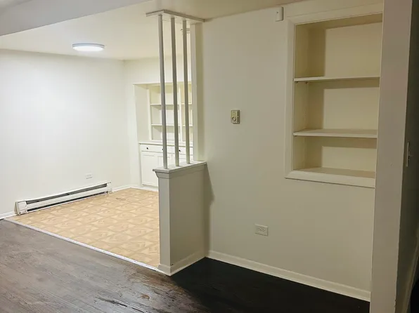 2178 Hebron Ave, Zion, IL 60099