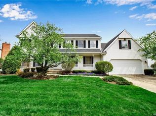 355 Wood Acres Dr, East Amherst, NY 14051