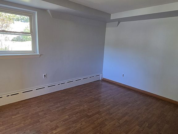 5th image of 328 Kimball Ave