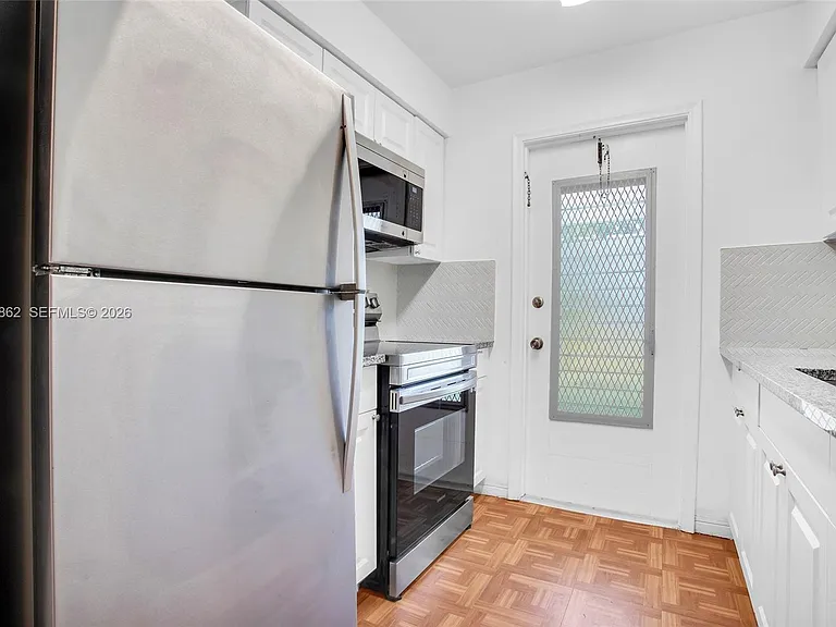 1836 Arthur St #9 — Photo 12