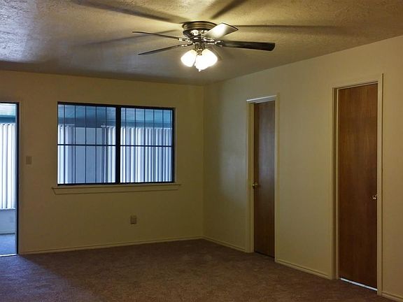 3rd image of 1002 Fern Dr