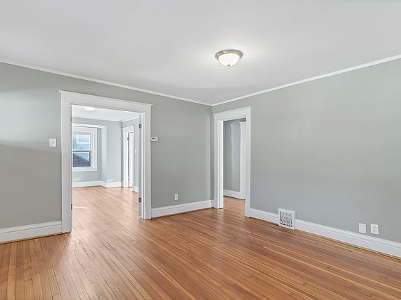 3rd image of 8950 Argyle Ave