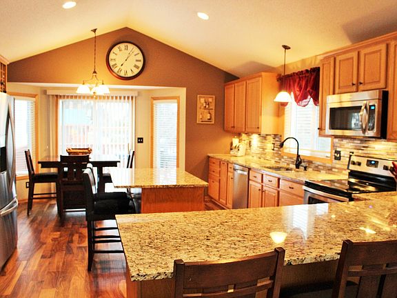 4th image of 4513 Alicia Dr