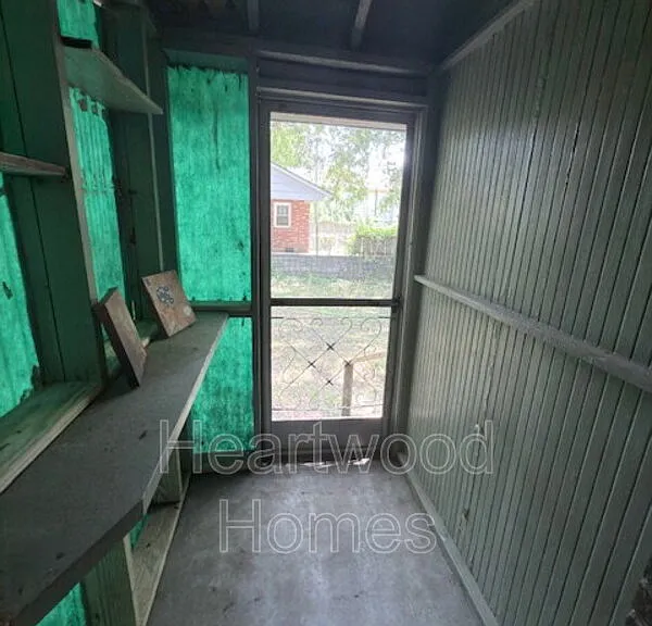 1408 Victoria St — Photo 25