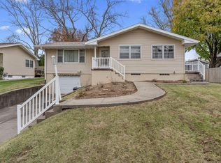 239 Dillaway St, Muscatine, IA 52761