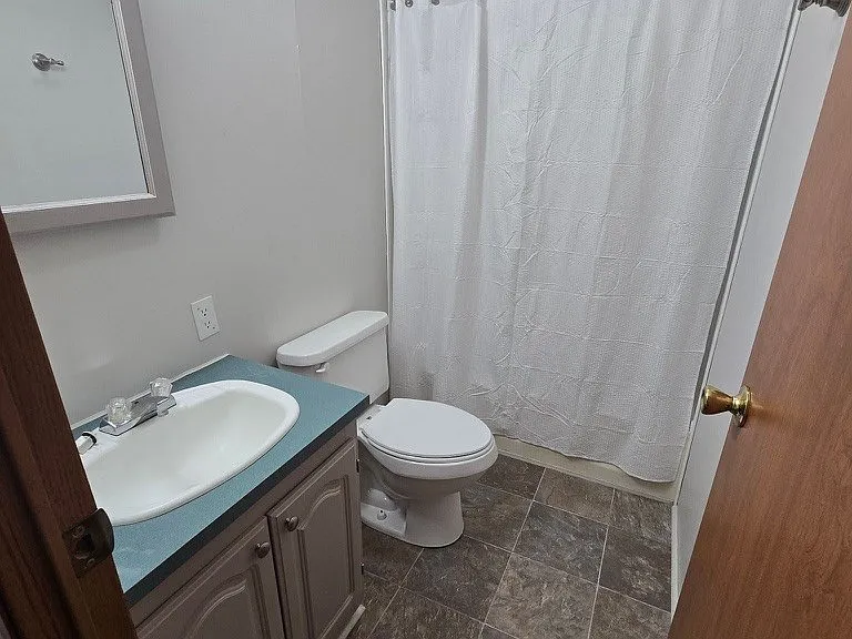 141-141 Edwards Rd — Photo 4