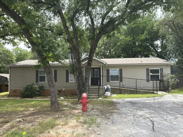 100 Live Oak St, Azle, TX 76020