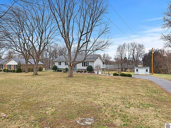 3rd image of 151 Rebecca Ln