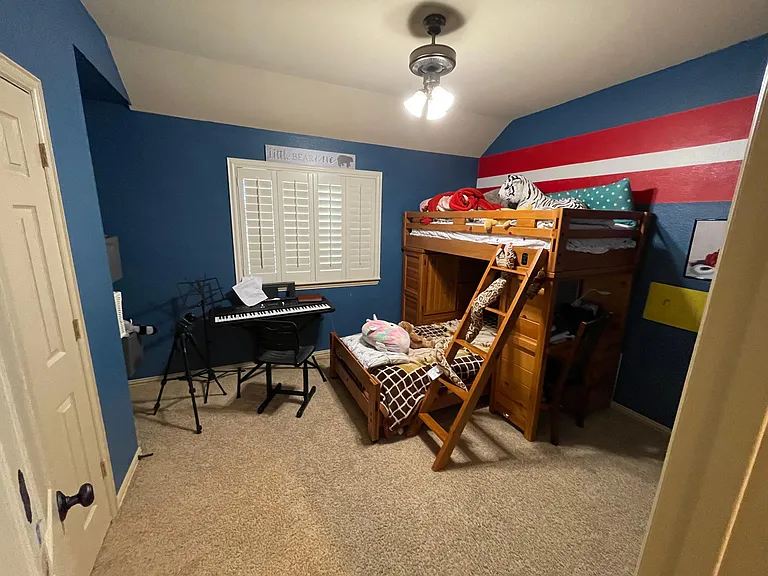 12812 Outlook Ave — Photo 16