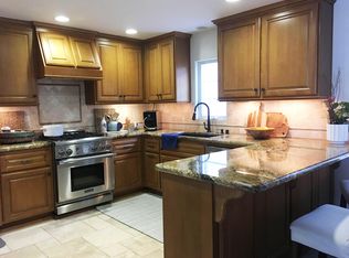 608 Narcissus Ave #B, Corona Del Mar, CA 92625