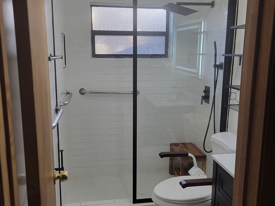 2nd image of 1421 NW 32nd Avenue