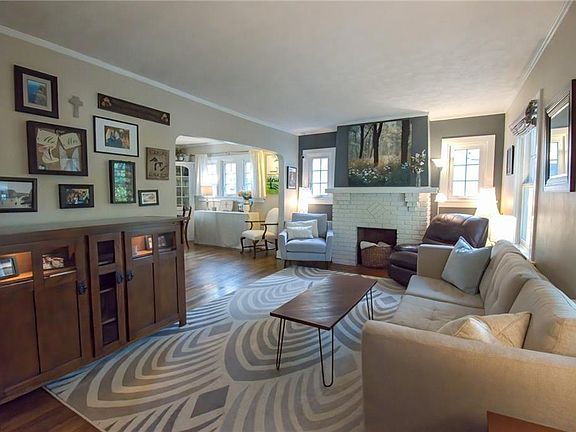 3rd image of 17449 Woodford Ave