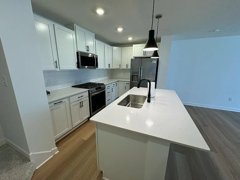 3042 Hemlock St #HEMLOCK — Photo 3