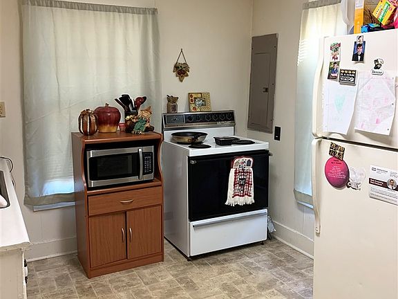 4th image of 344 W Maple Ave