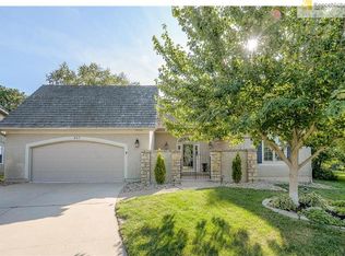 617 NE Pinehurst St, Lees Summit, MO 64064