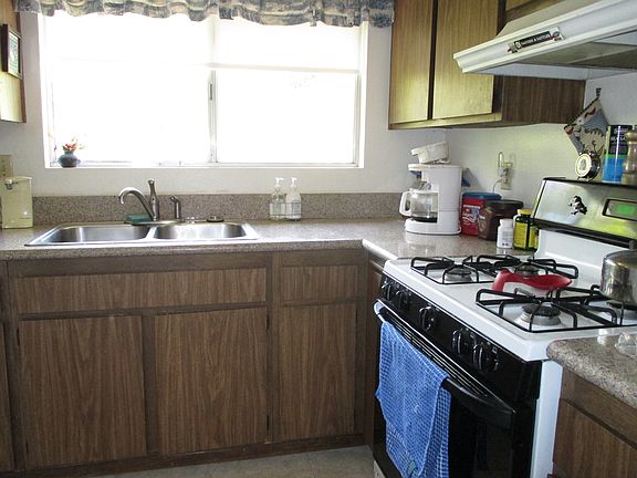5th image of 4592 Westridge Dr
