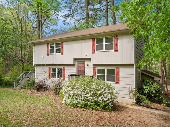 121 Gregory Dr, Cary, NC 27513