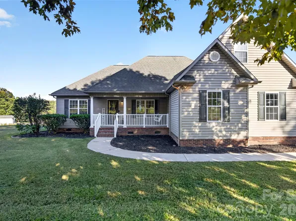 125 Round Tuit Ln, Mount Ulla, NC 28125