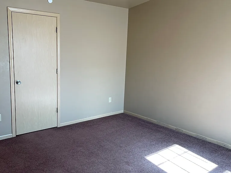 408 S Van Buren St #5 — Photo 9