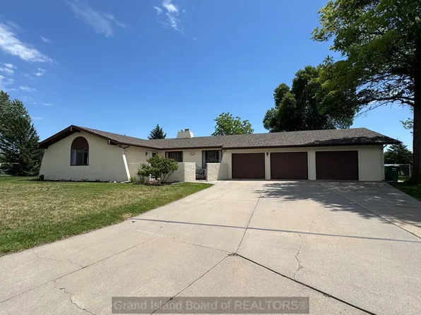2805 Kingston Cir, Grand Island, NE 68803