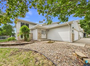 5713 W Clay St, Sioux Falls, SD 57106