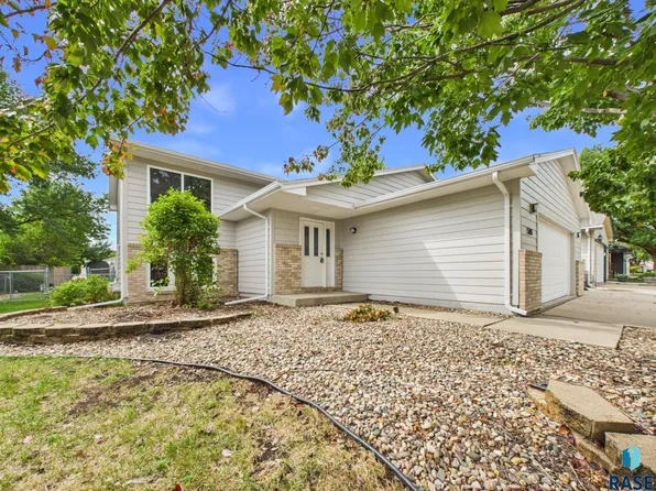 5713 W Clay St, Sioux Falls, SD 57106
