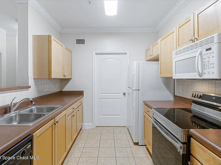 6411 Borasco Dr #219 — Photo 3