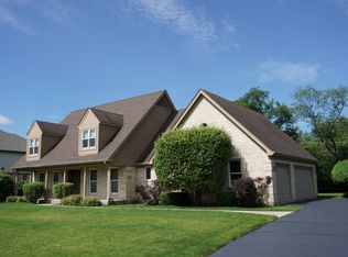 1211 Woodview Dr, Prospect Heights, IL 60070