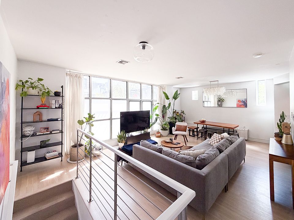 1st image of 406 Lorimer St #A