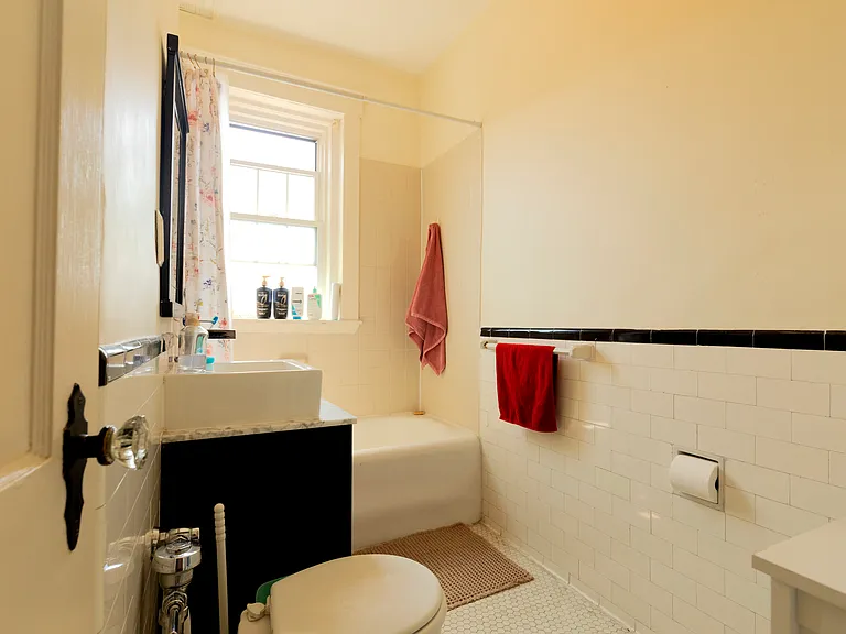 401 Washington St #4 — Photo 25