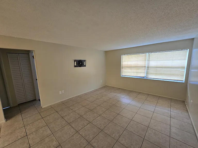 145 Pinellas Way N #7 — Photo 3