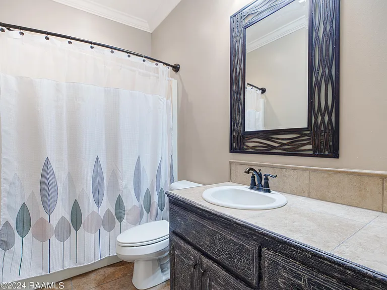 1101 Christopher St — Photo 10