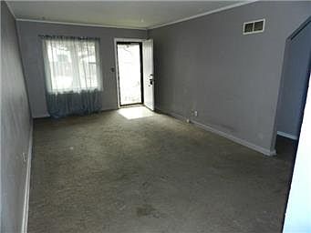 3rd image of 2004 N 47th St