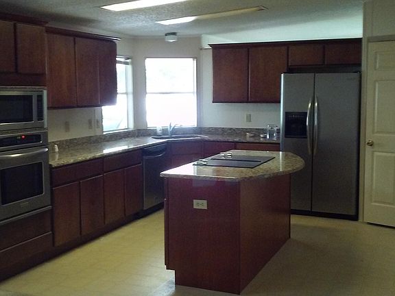 5th image of 117 Lost Lake Dr #9