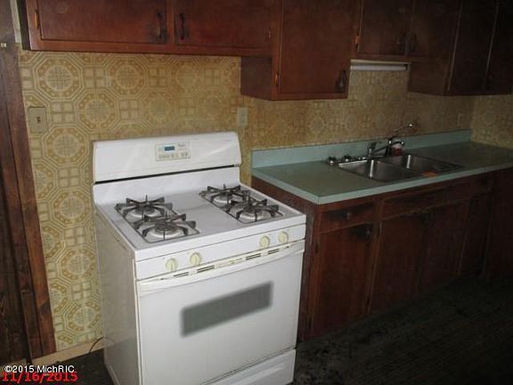 3rd image of 14151 Grand River Dr SE