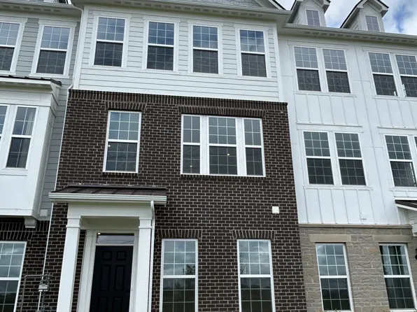 1764 Blenker Dr, Carmel, IN 46032