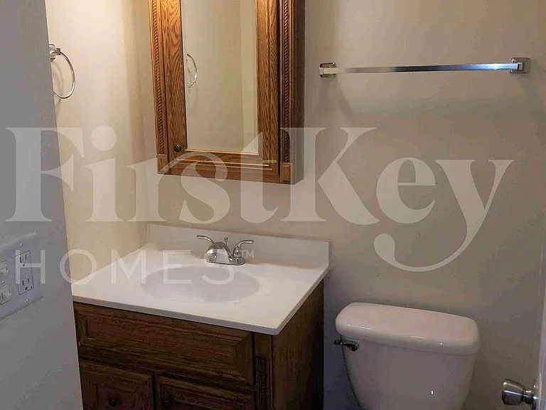 18642 W Karen Ln — Photo 10