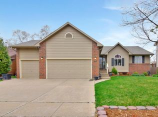 8906 W Chartwell St, Wichita, KS 67205